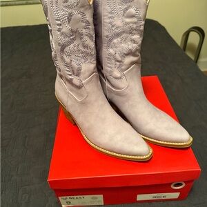 BEAST FASHION Lavender Heeled Boots